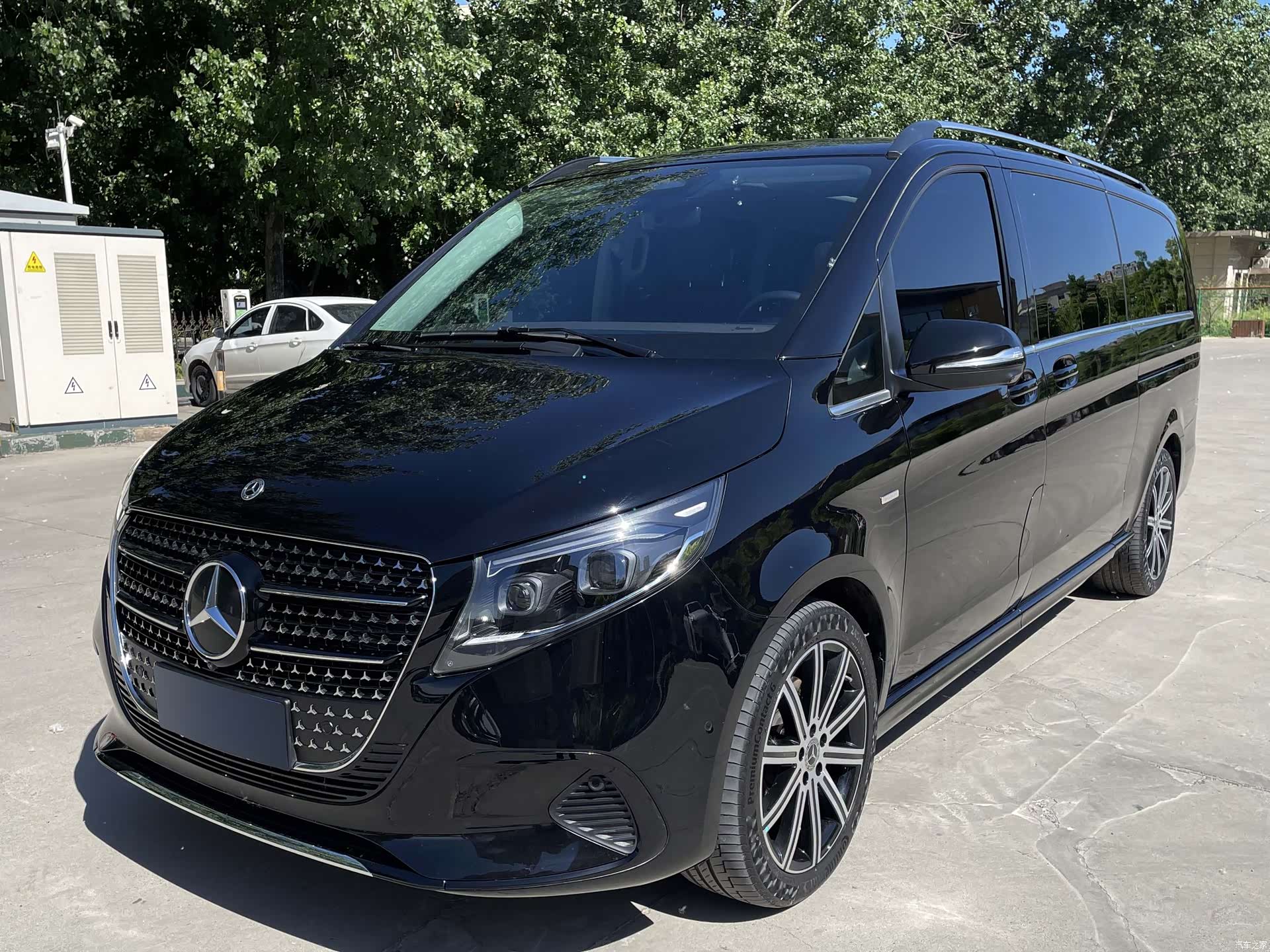 Mercedes-Benz V-Class, 2024 1