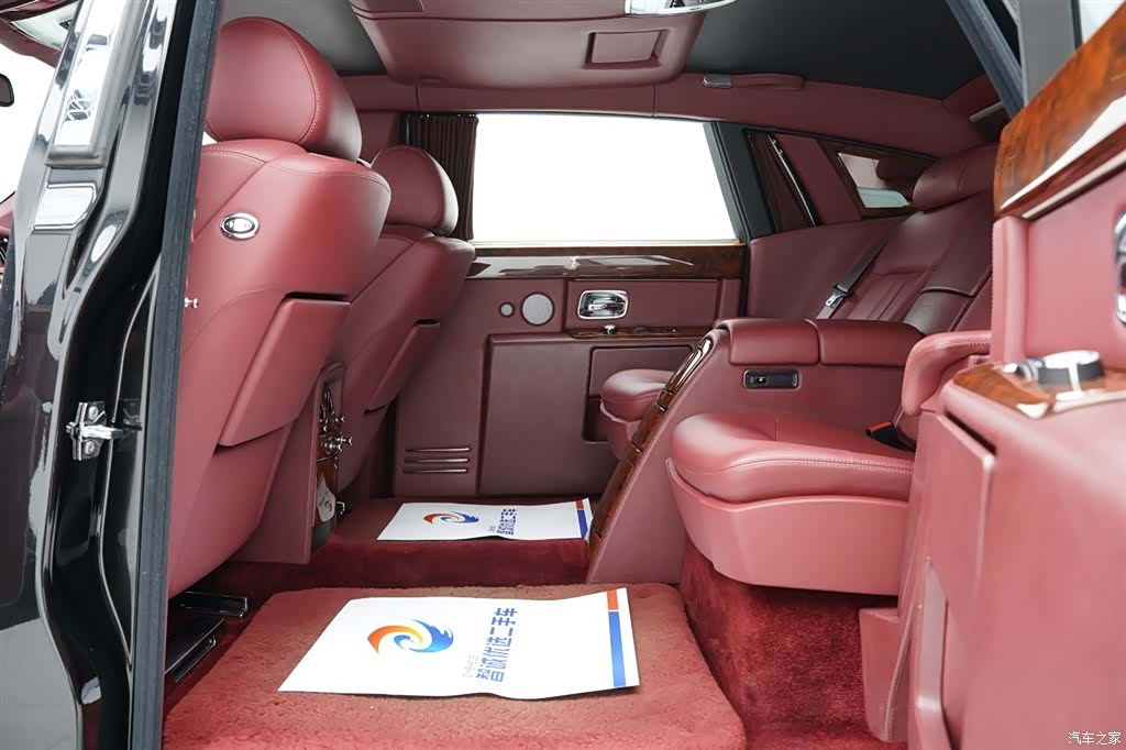 Rolls-Royce Phantom, 2013 12