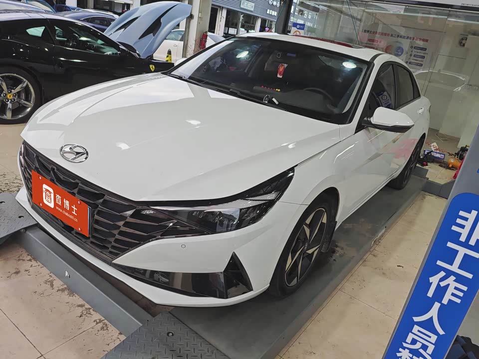 Hyundai Elantra