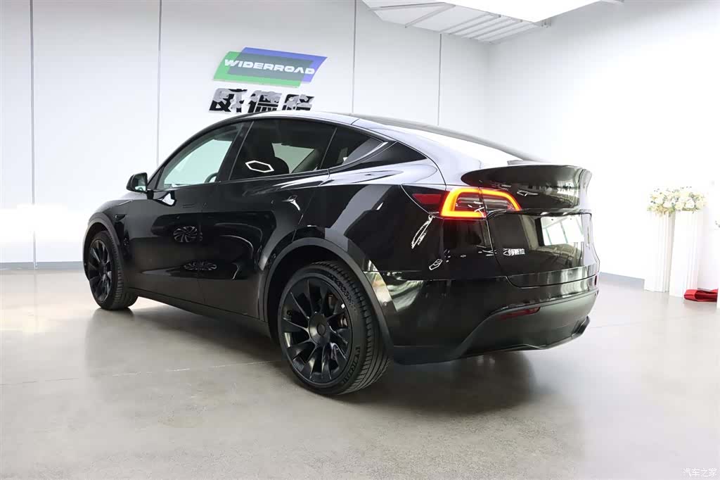 Tesla Model Y, 2022 все фото