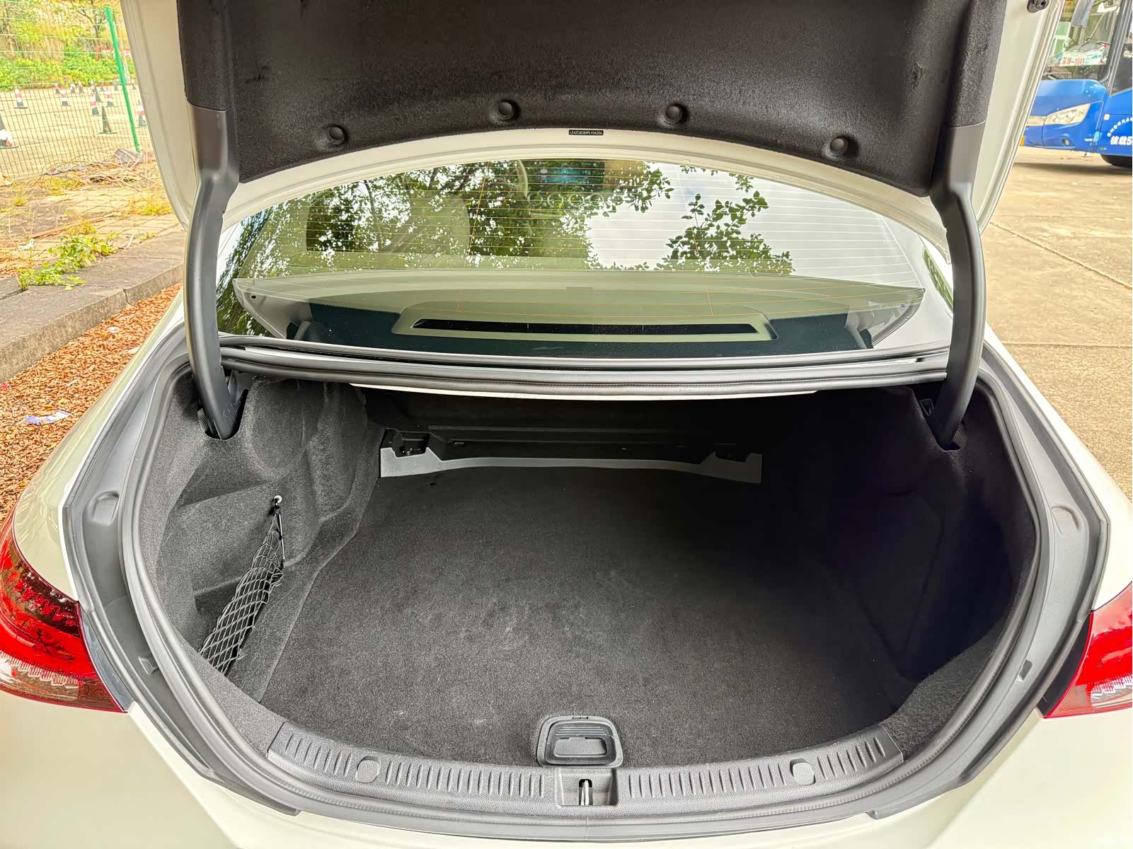 Mercedes-Benz E-Class, 2023 13