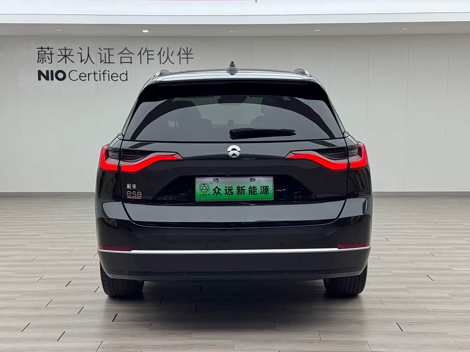 NIO ES8
