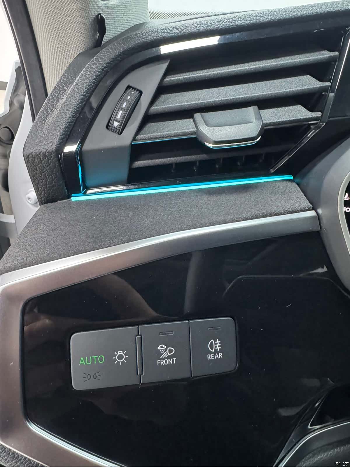 Audi Q3, 2023 12