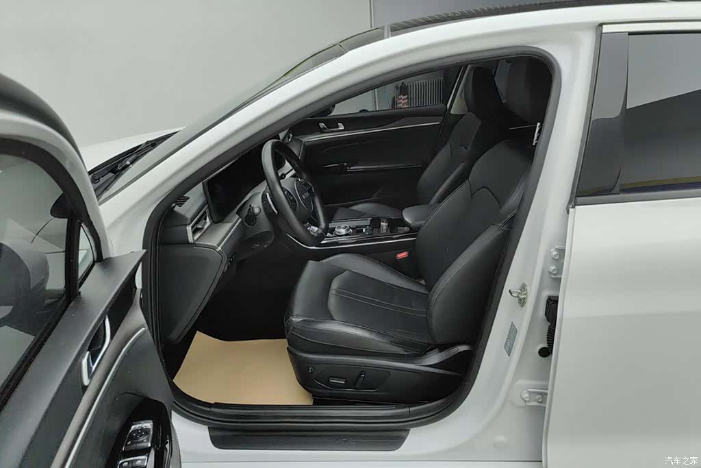 Kia K5, 2023 9