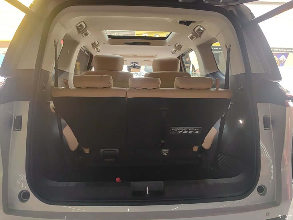 Trumpchi E8, 2024 12