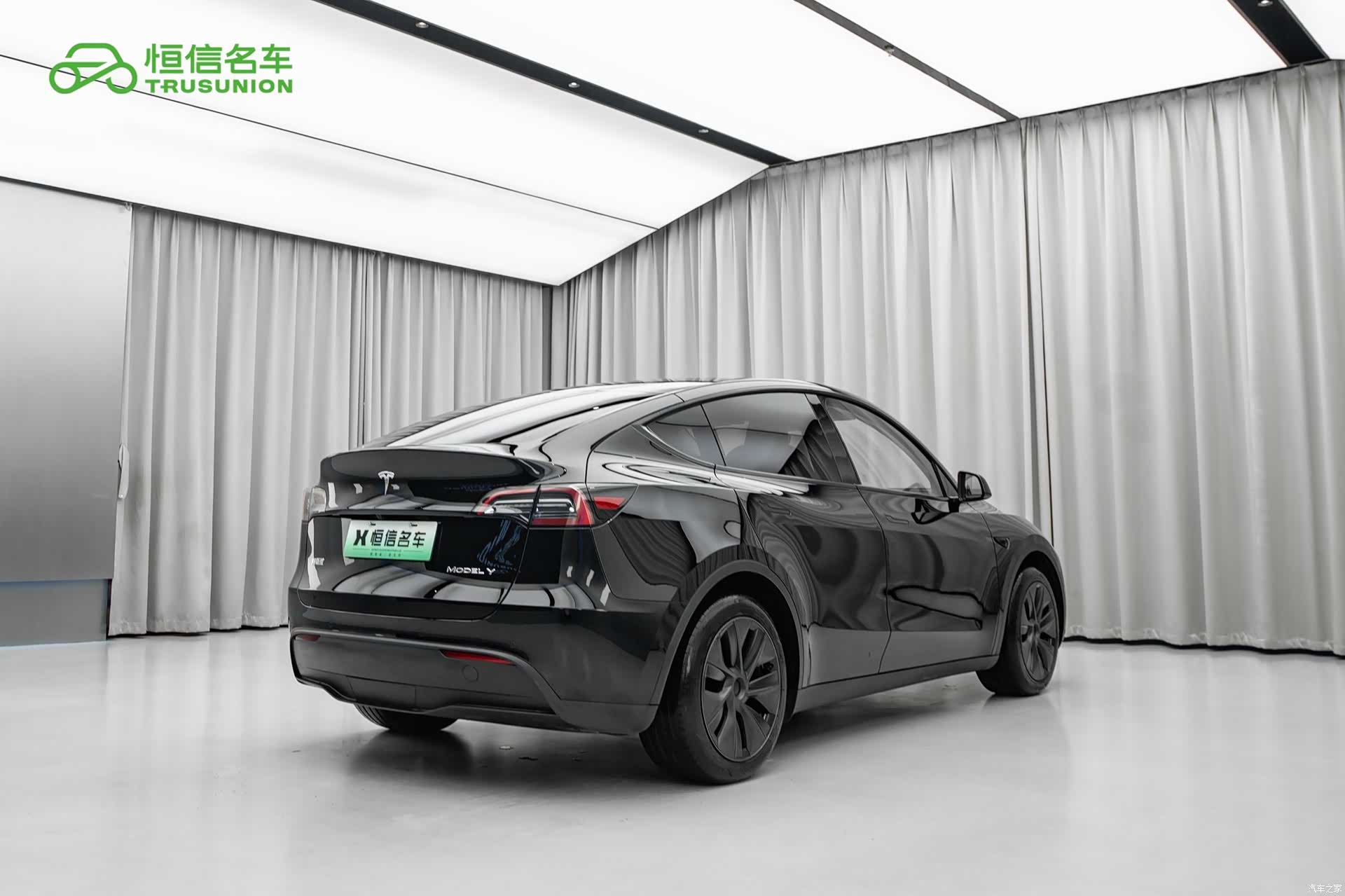 Tesla Model Y, 2024 6