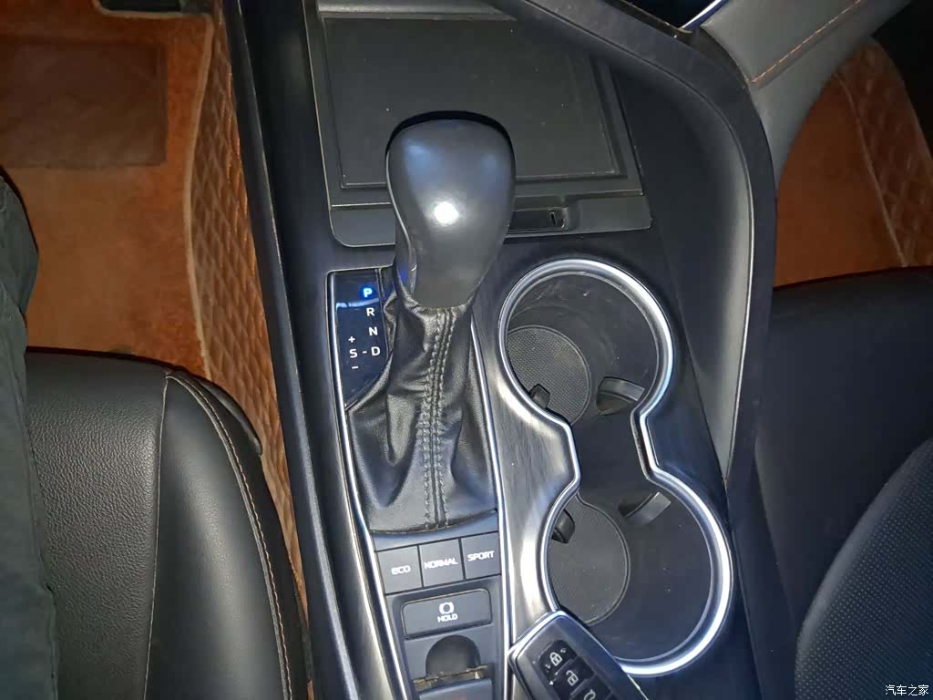 Toyota Camry, 2023 11