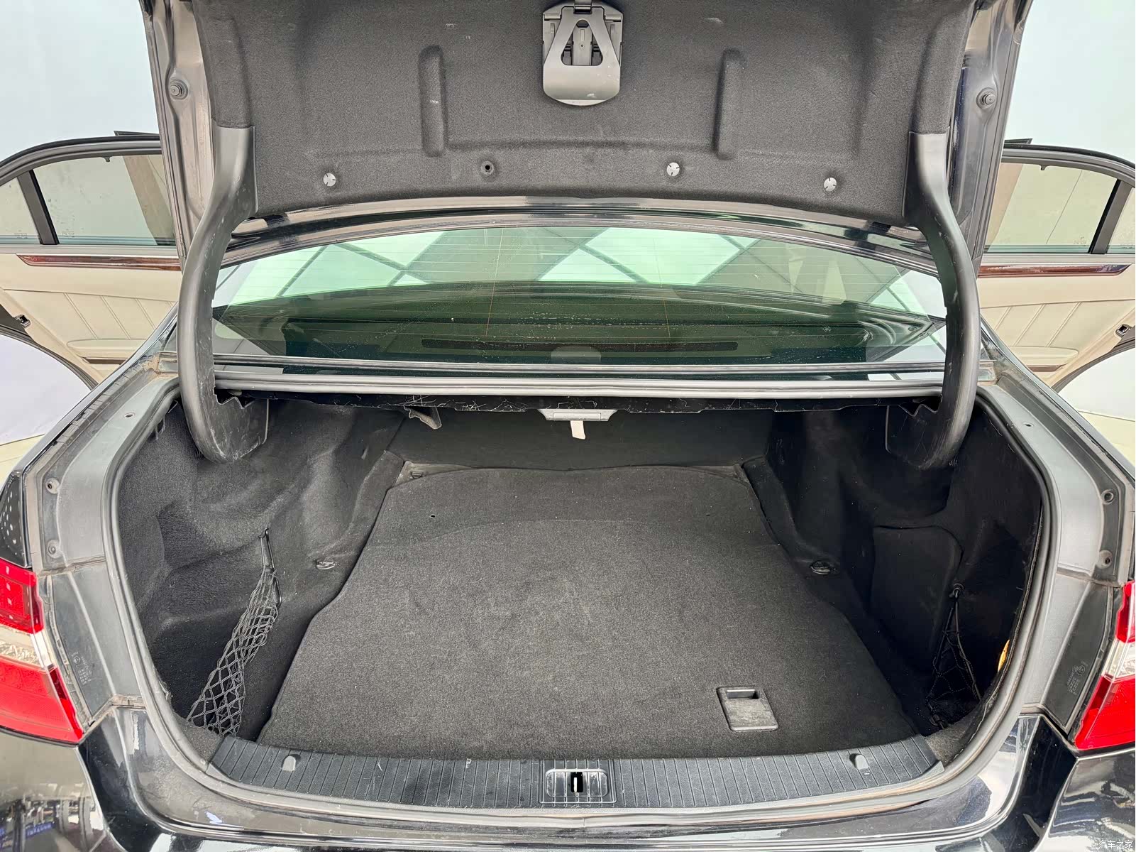 Mercedes-Benz E-Class, 2011 20