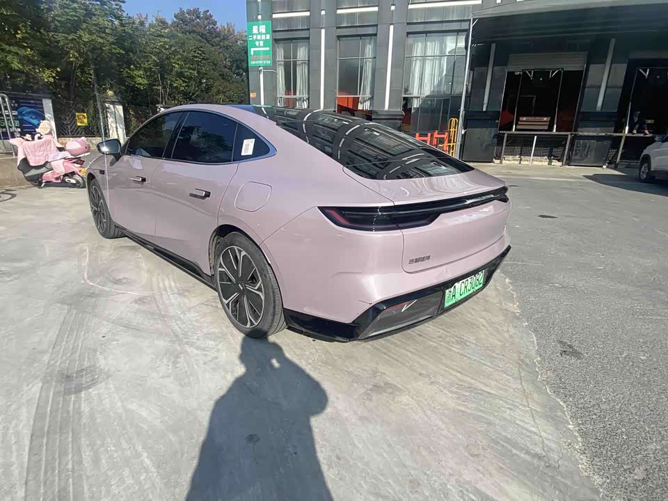 Geely Galaxy Galaxy E8