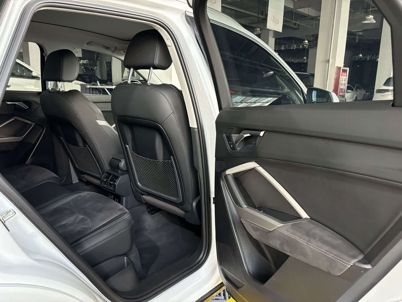 Audi Q3, 2023 14