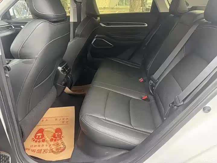 Geely Emgrand, 2021 8