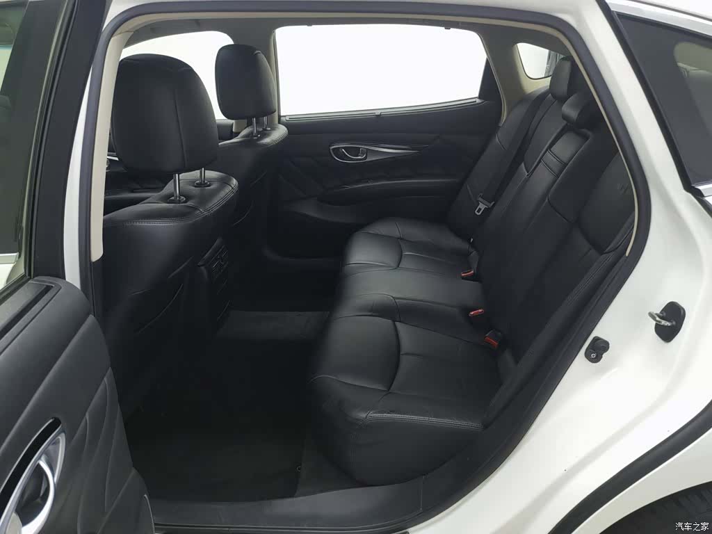 Infiniti Q70, 2017 15