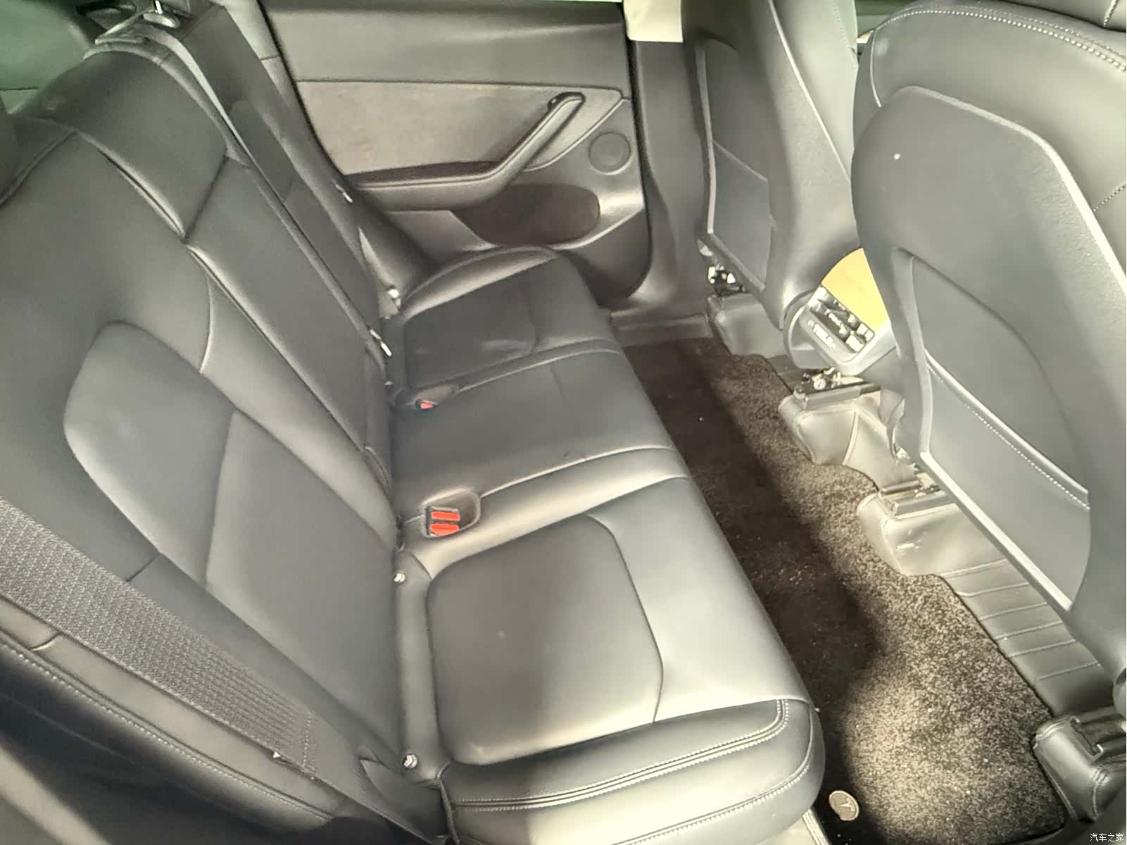 Tesla Model Y, 2022 10