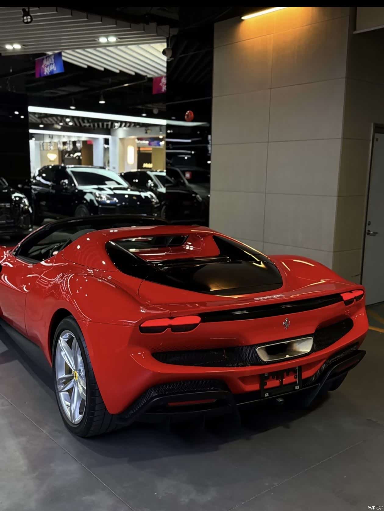 Ferrari 296, 2023 9