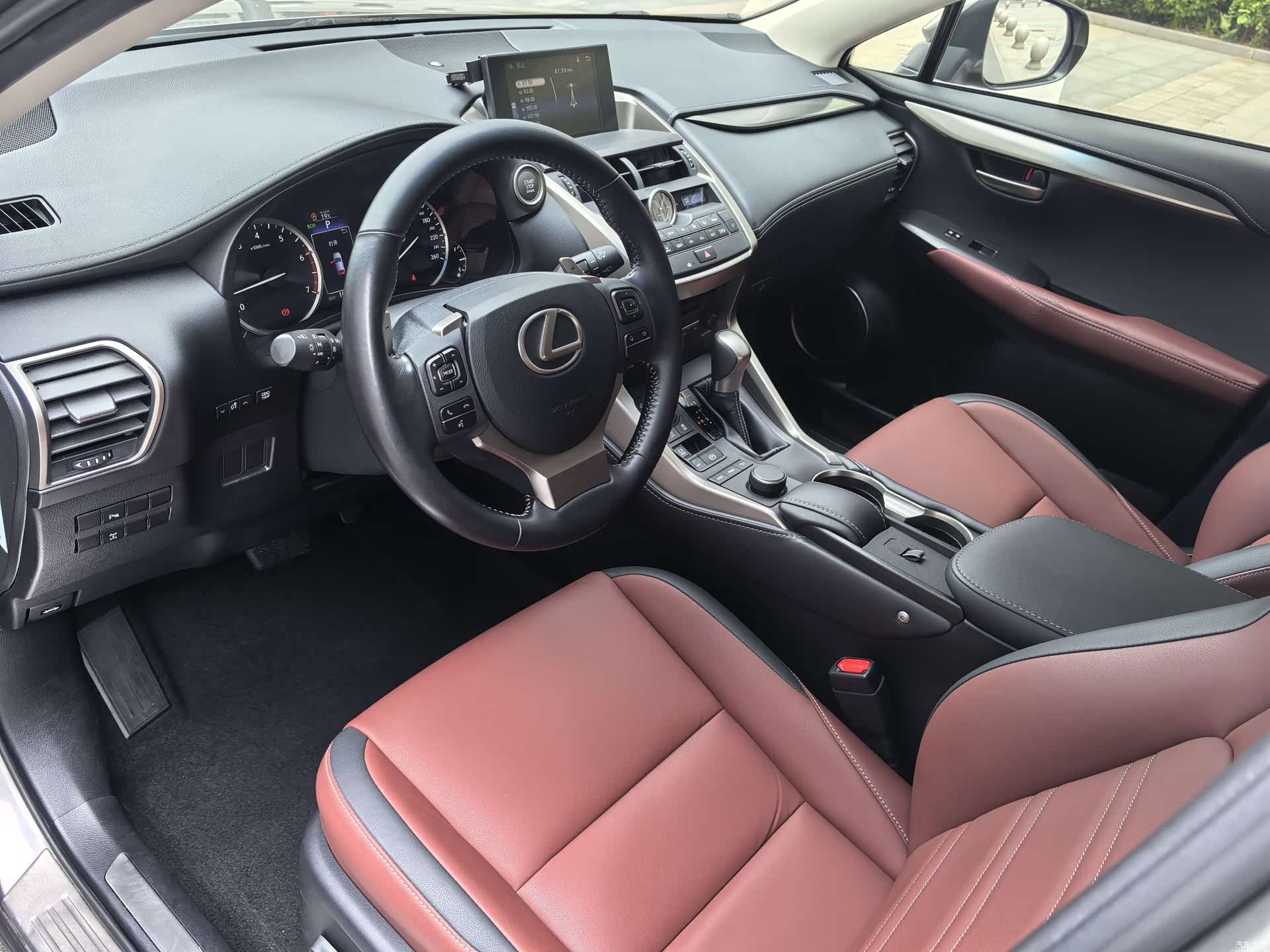 Lexus NX, 2017 19