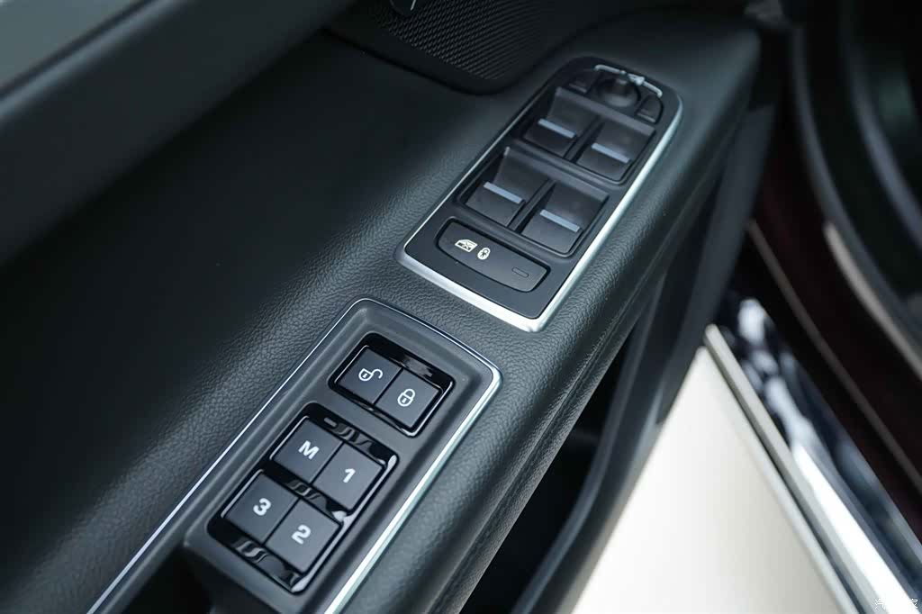 Land Rover P200, 2021 11