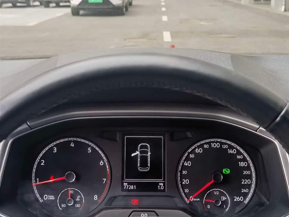 Volkswagen T-ROC exploring Songs