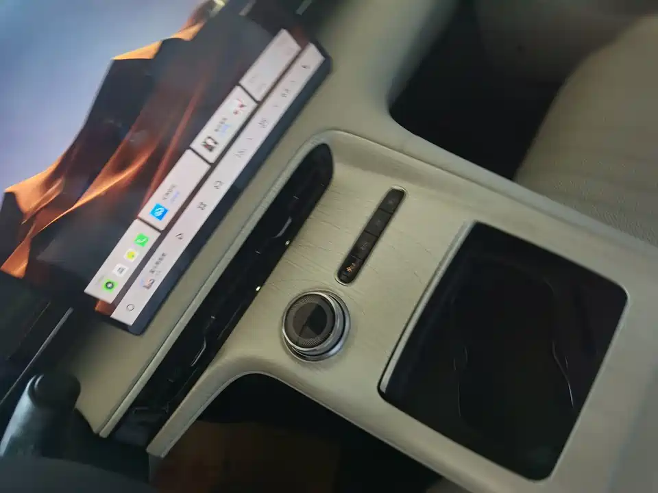 Geely Galaxy Galaxy E5