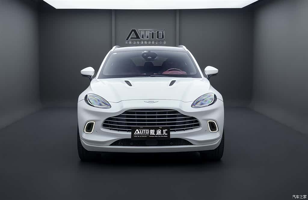 Aston Martin DBX, 2021 2
