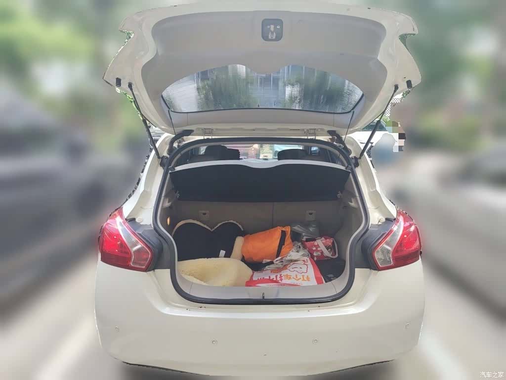 Nissan Tiida, 2014 10