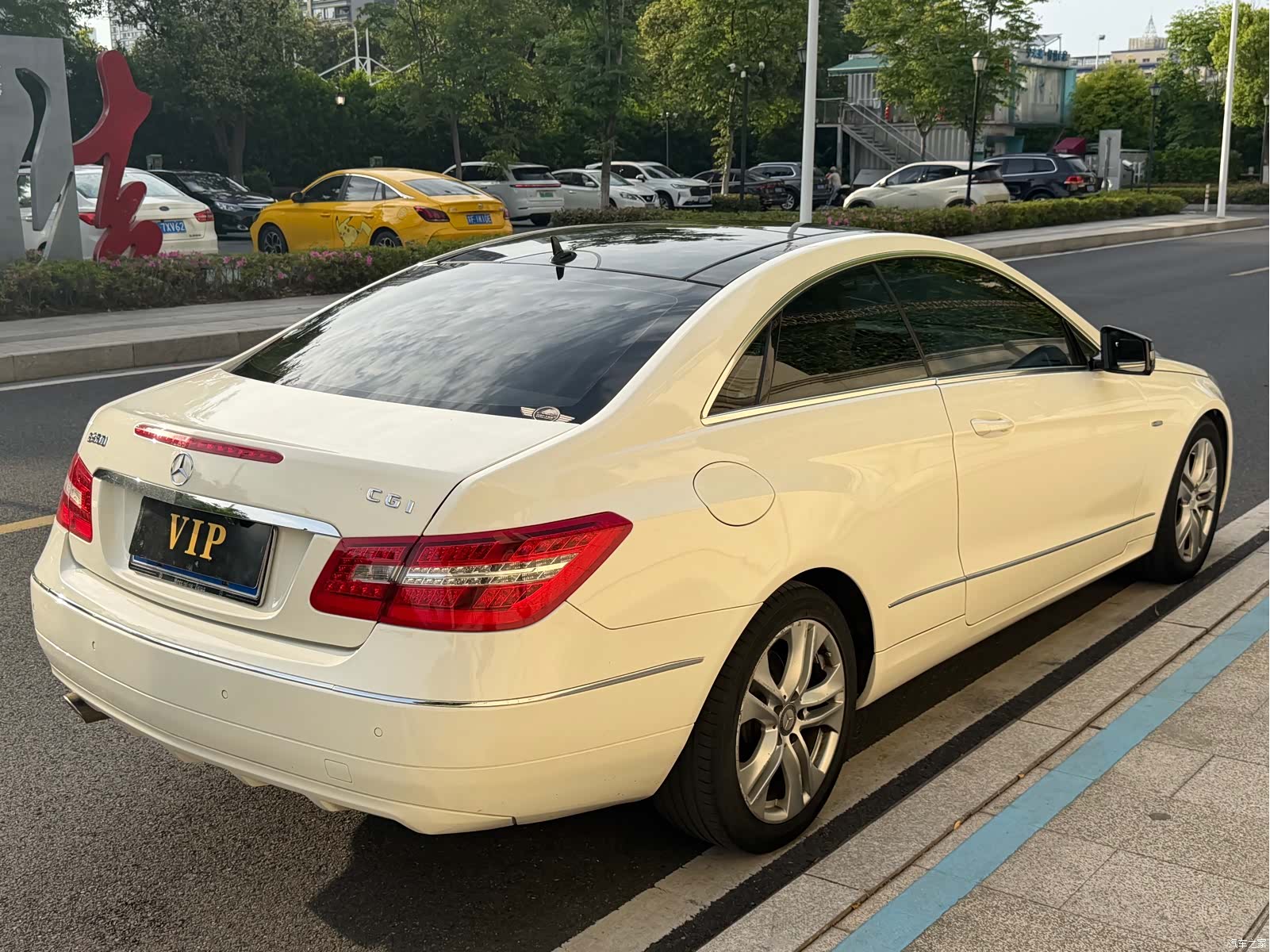 Mercedes-Benz E-Class, 2011 все фото