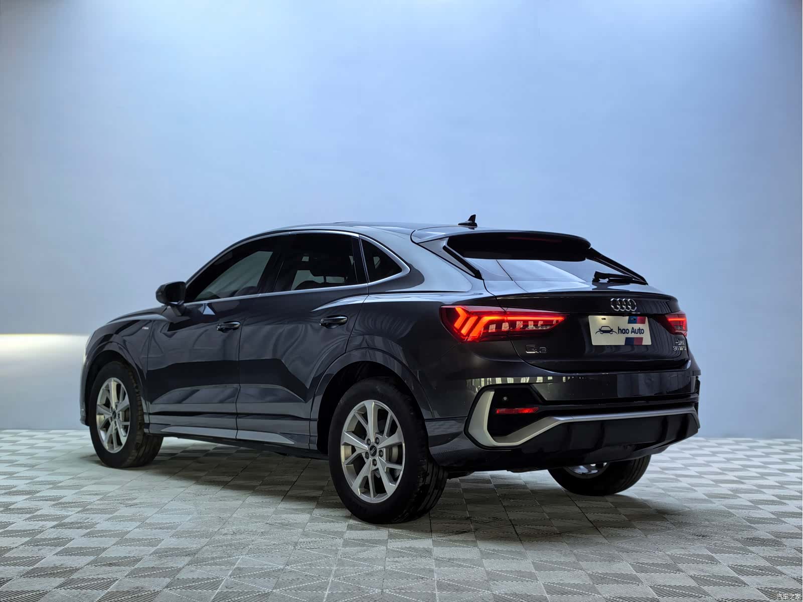 Audi Q3, 2022 4