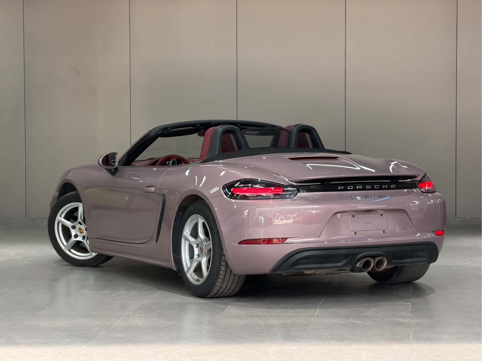 Porsche Boxster, 2022 все фото