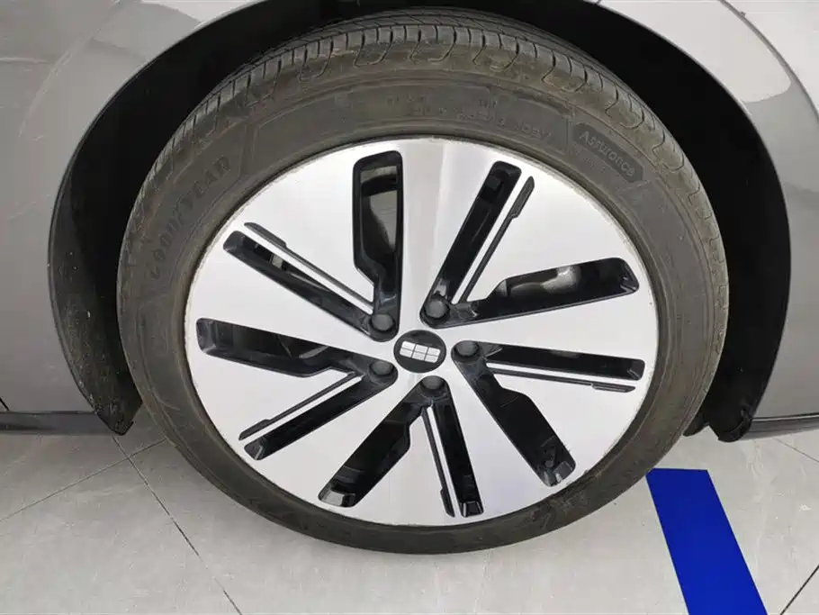 Geely Galaxy Galaxy E8