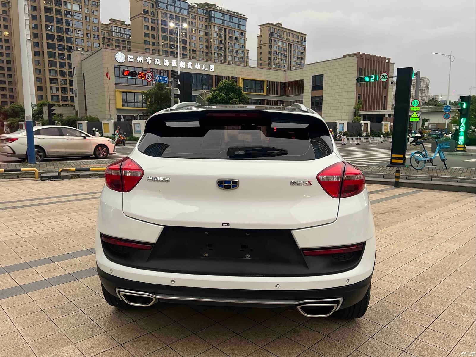Geely Emgrand, 2019 17