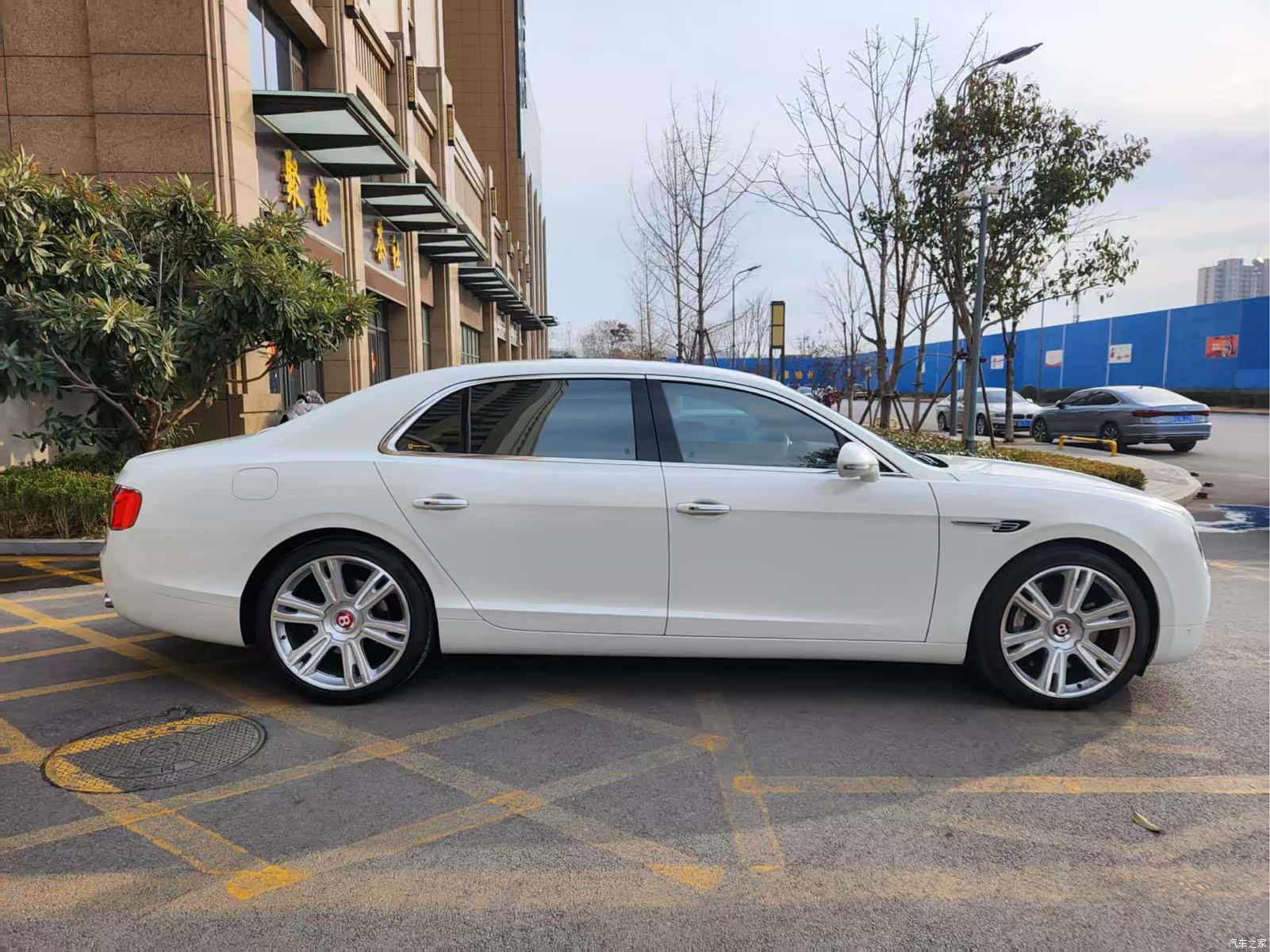 Bentley Flying Spur, 2017 все фото