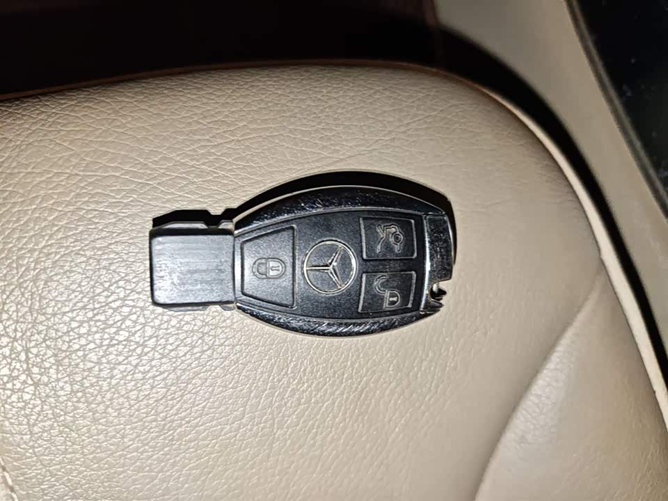 Mercedes-Benz R-class