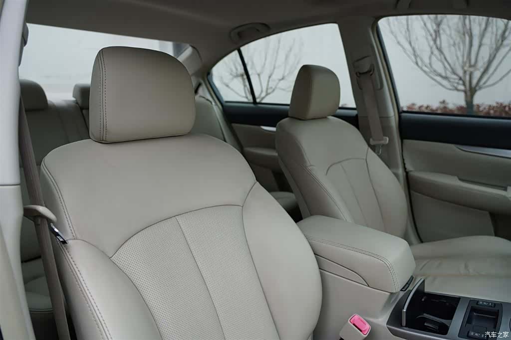 Subaru Legacy, 2011 24