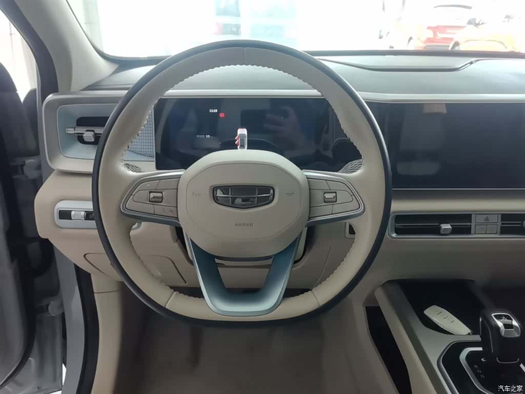 Geely Icon, 2023 11