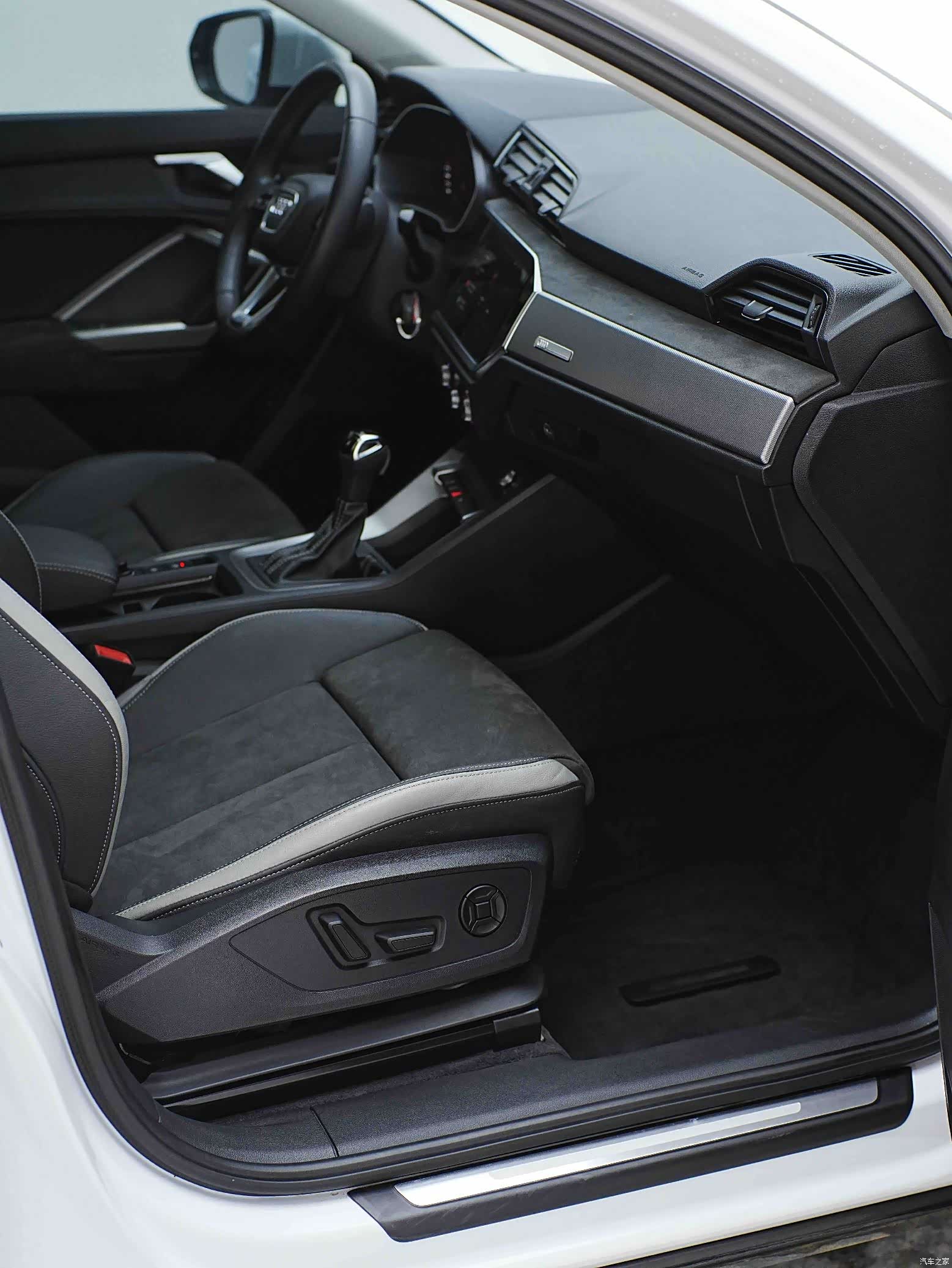 Audi Q3, 2023 29