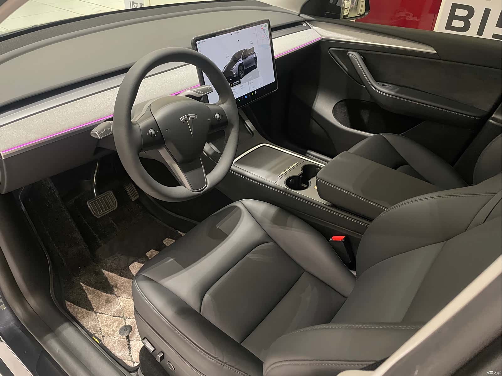 Tesla Model Y, 2024 7