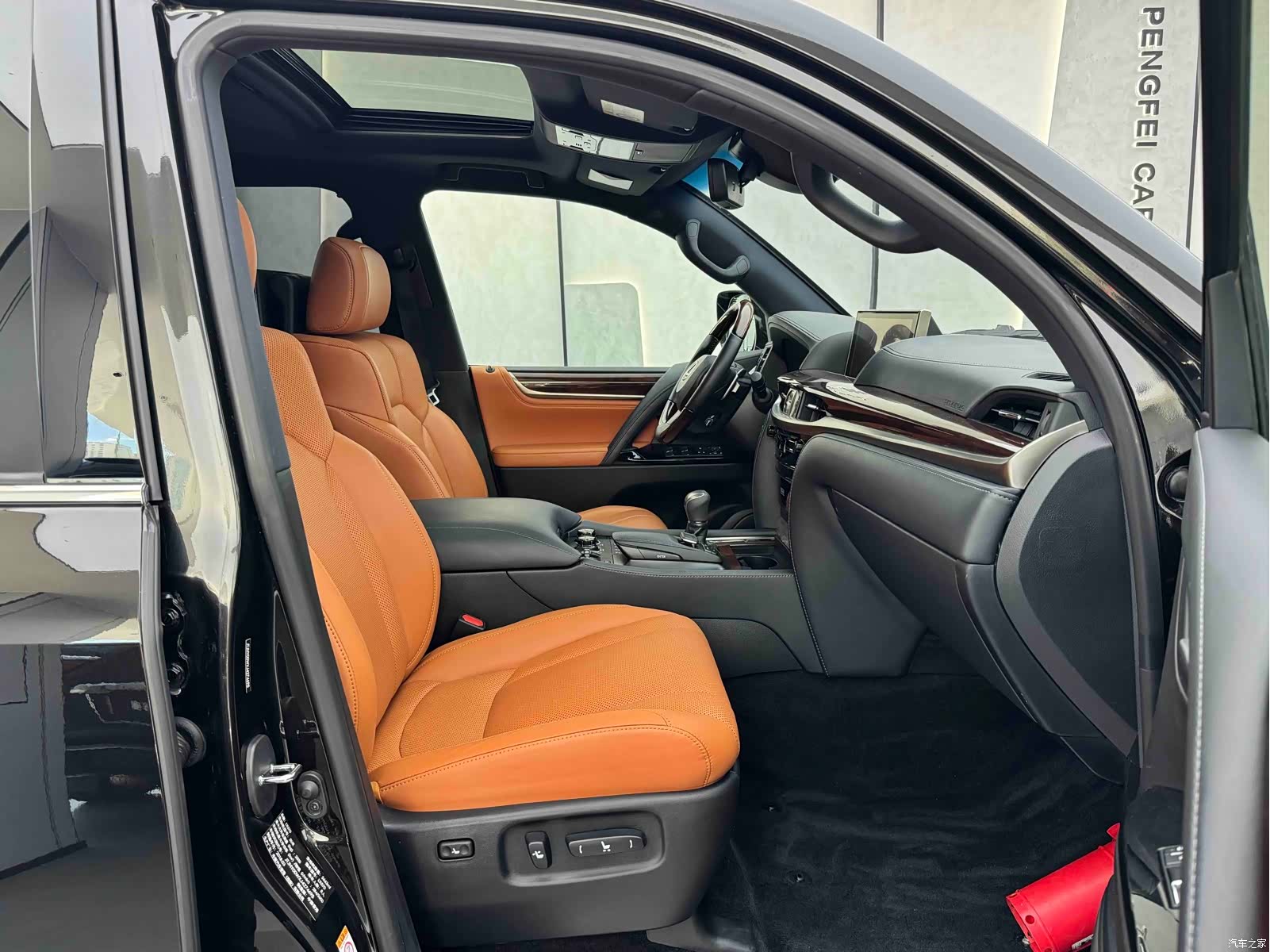 Lexus LX, 2019 10