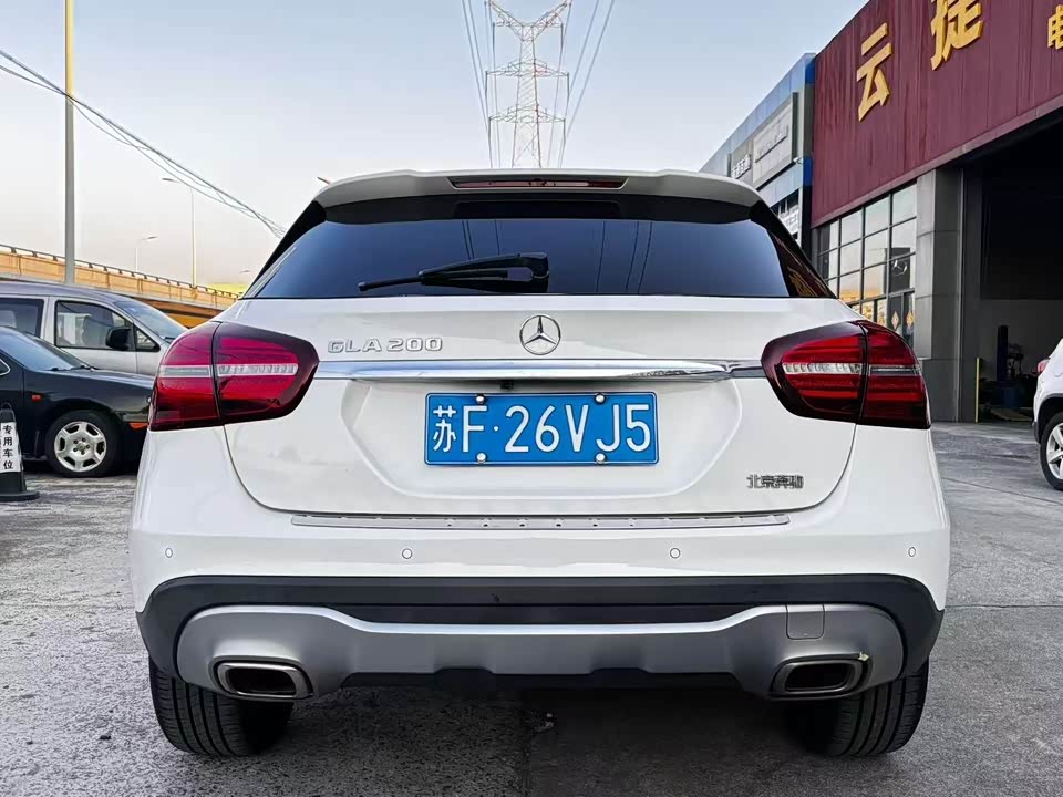 Mercedes-Benz GLA