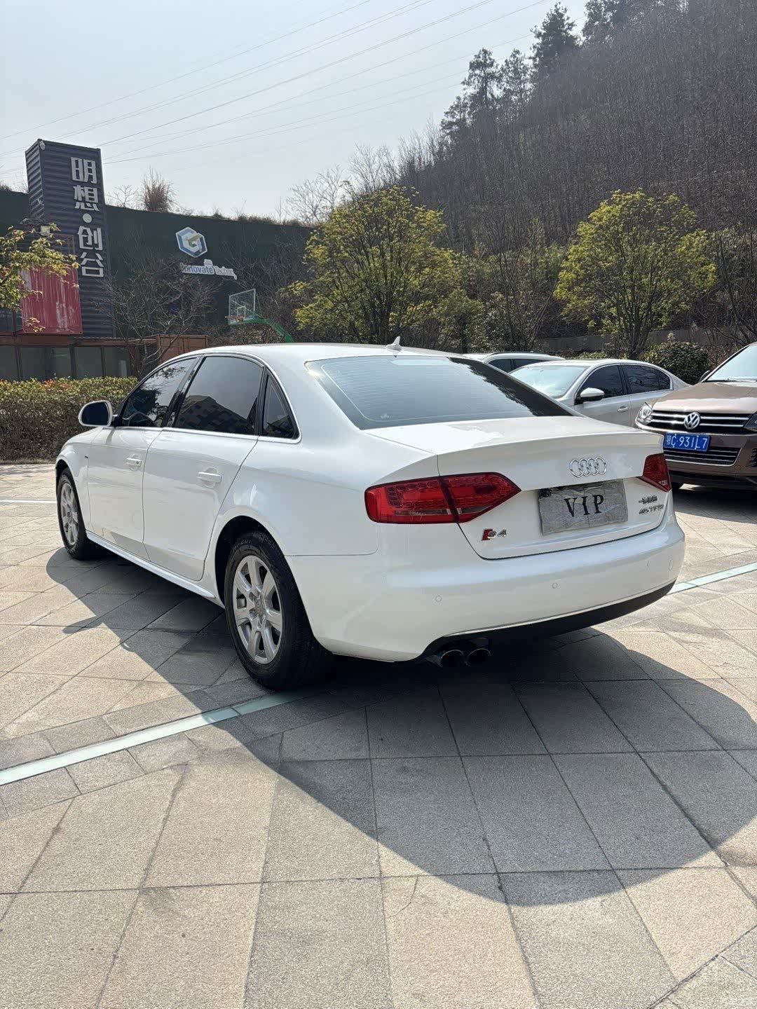 Audi A4L, 2010 все фото