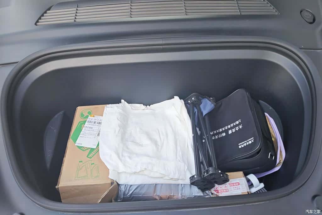 Tesla Model Y, 2024 10