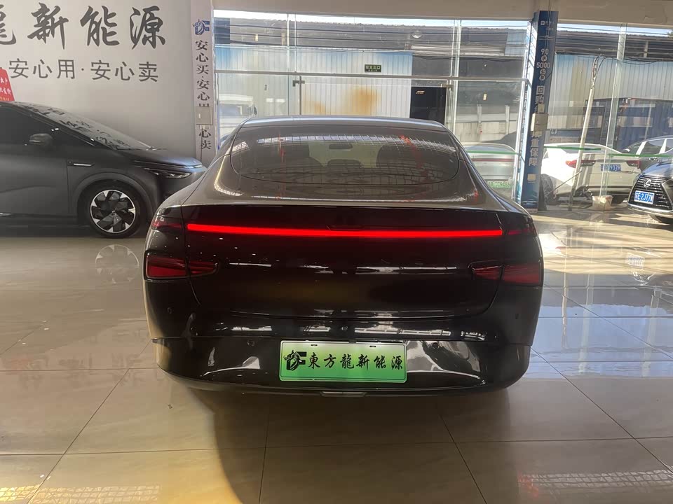 XPENG P7