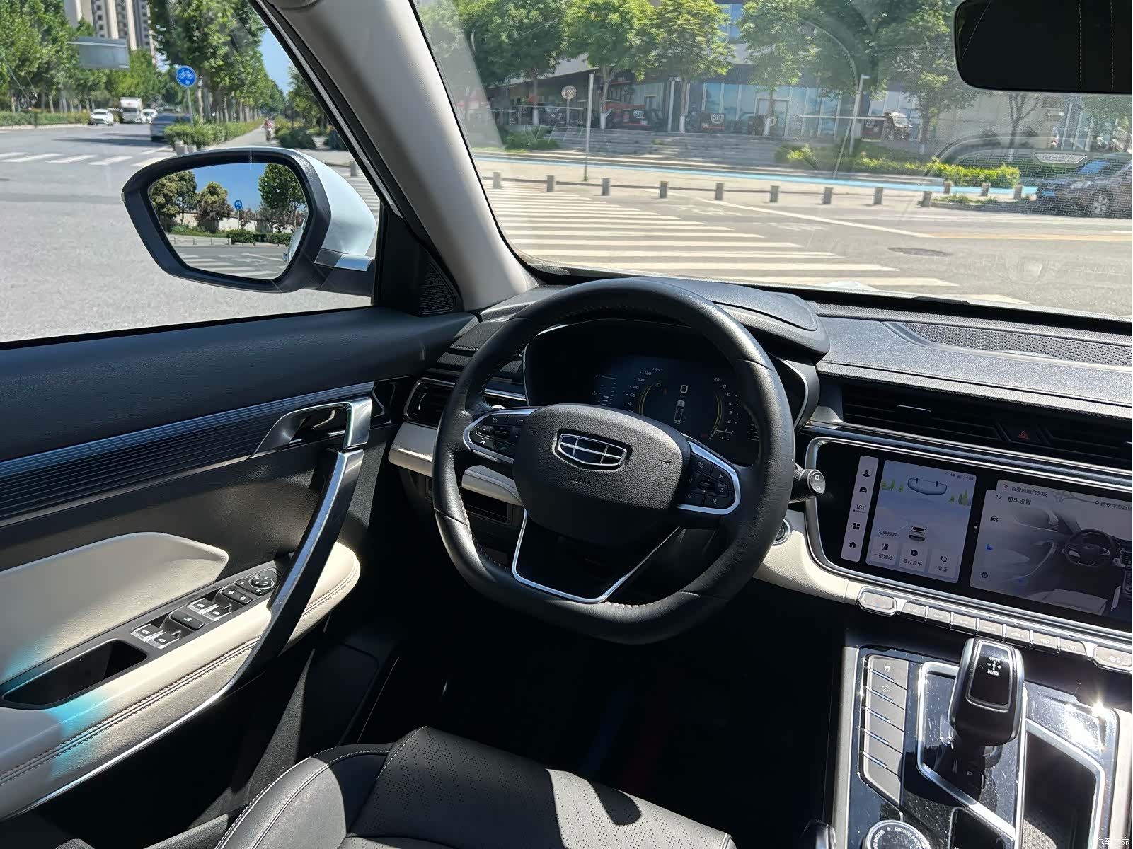 Geely Boyue, 2022 все фото
