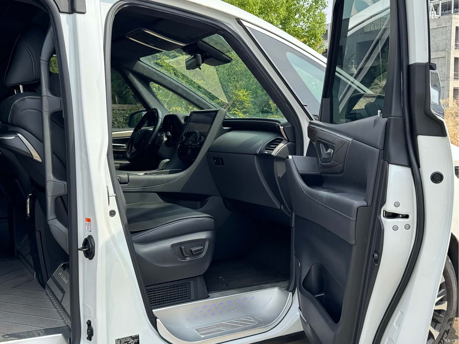 Toyota Vellfire, 2024 12
