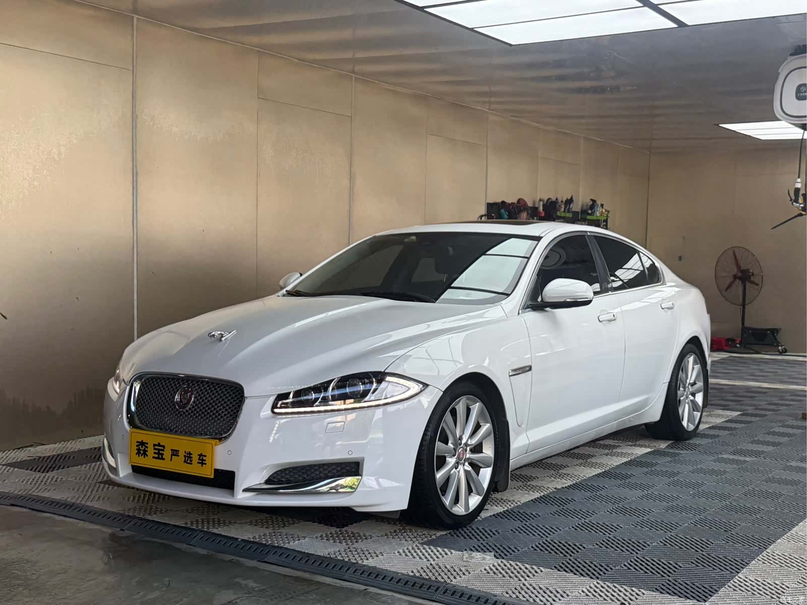 Jaguar XF