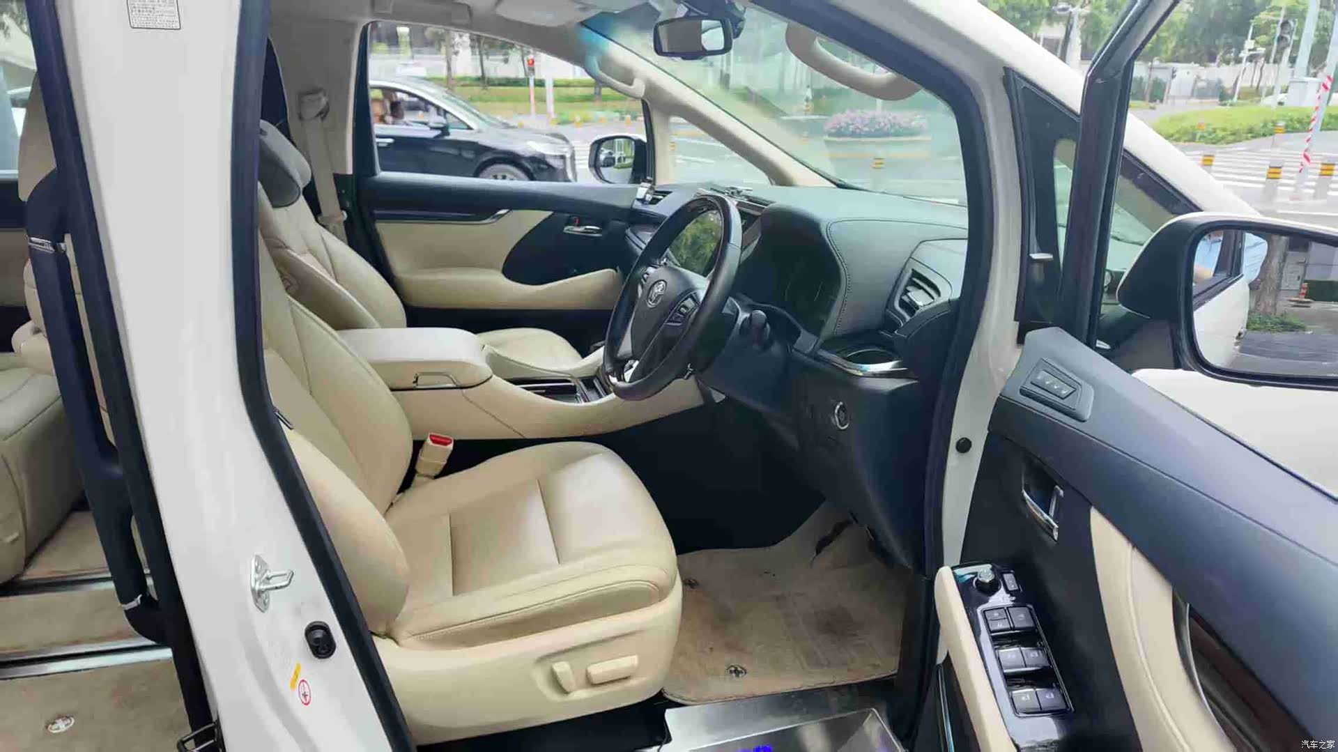 Toyota Alphard, 2017 13