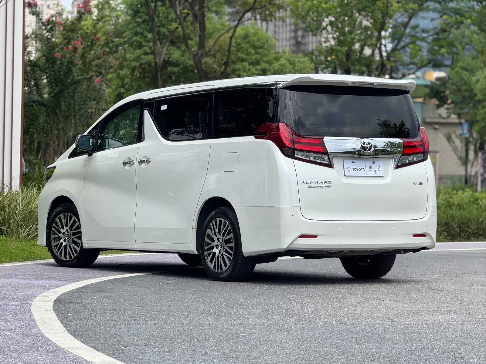 Toyota Alphard, 2018 4
