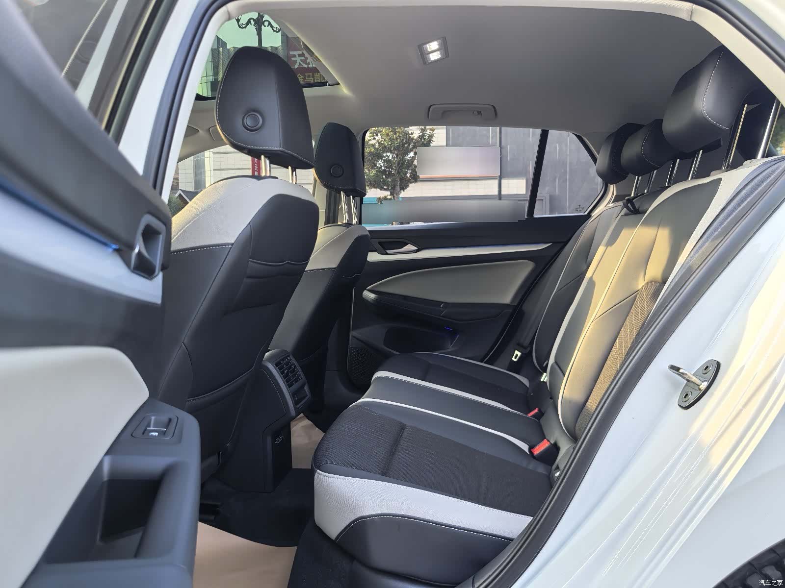 Volkswagen Golf, 2024 9