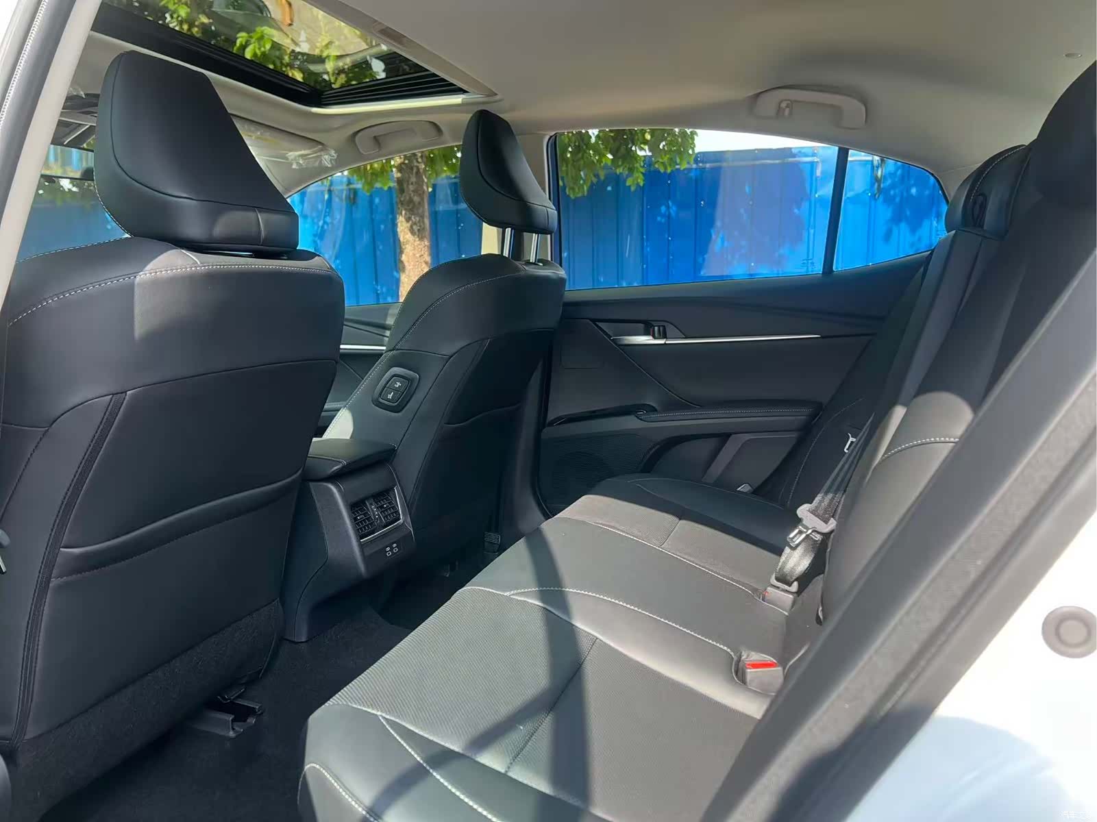 Toyota Camry, 2026 12