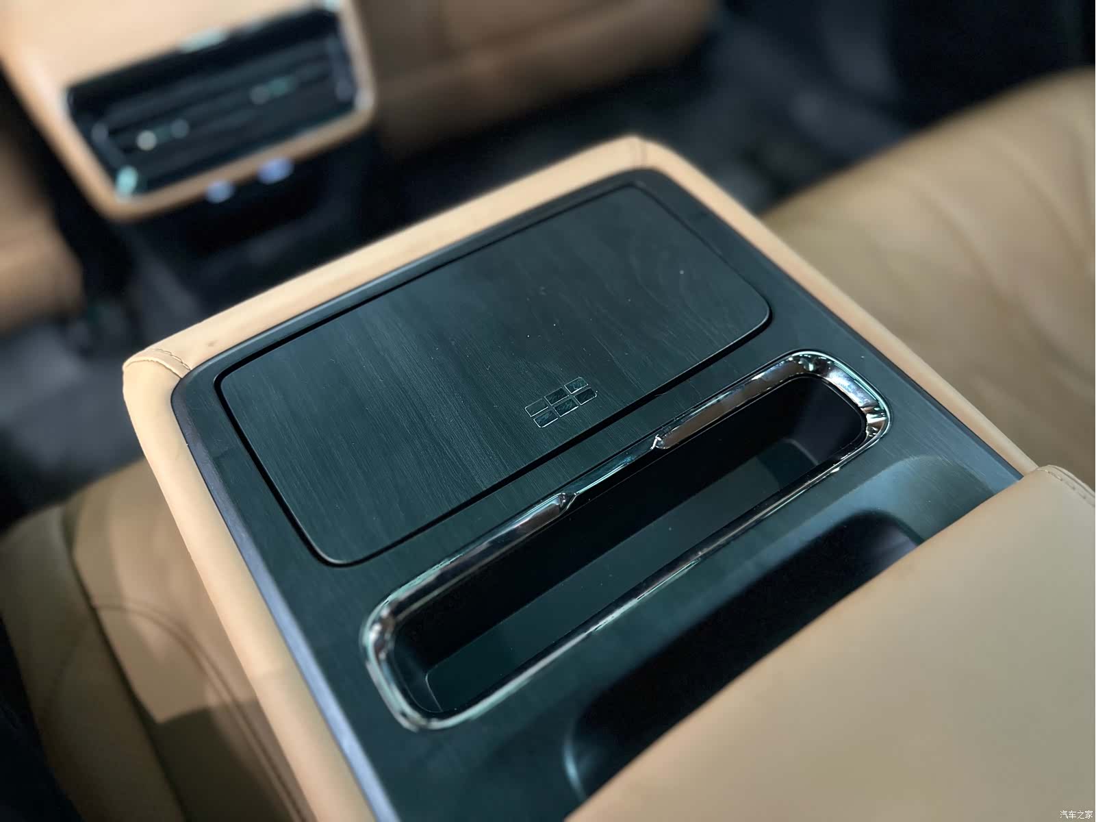 Geely 8, 2025 21