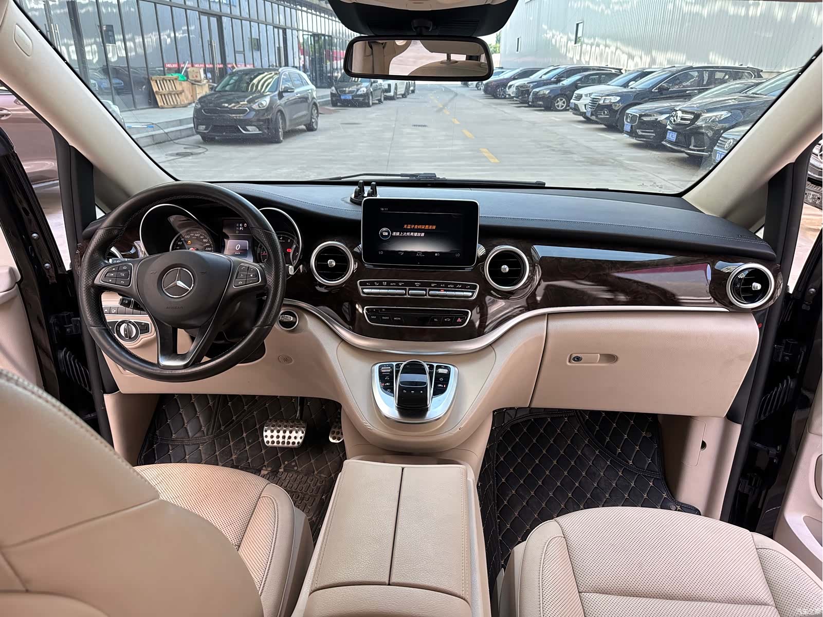 Mercedes-Benz V-Class, 2019 9