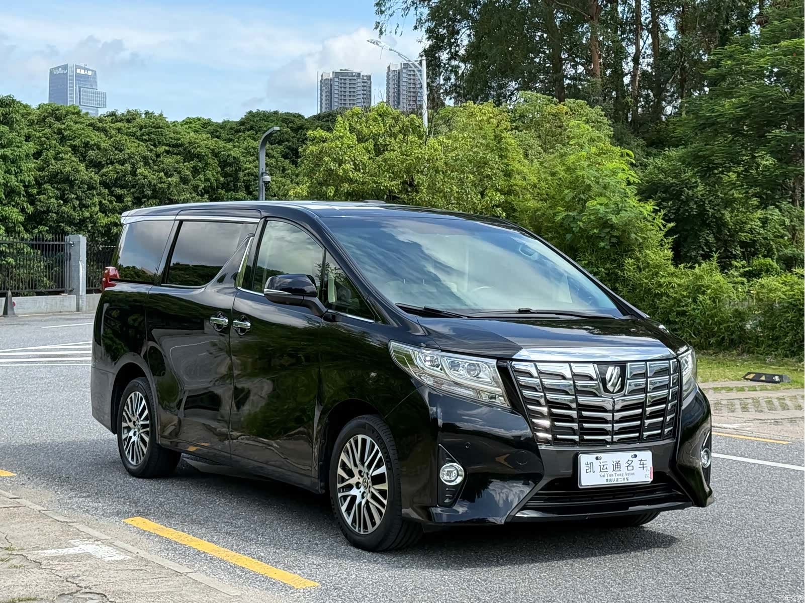 Toyota Alphard, 2017 3